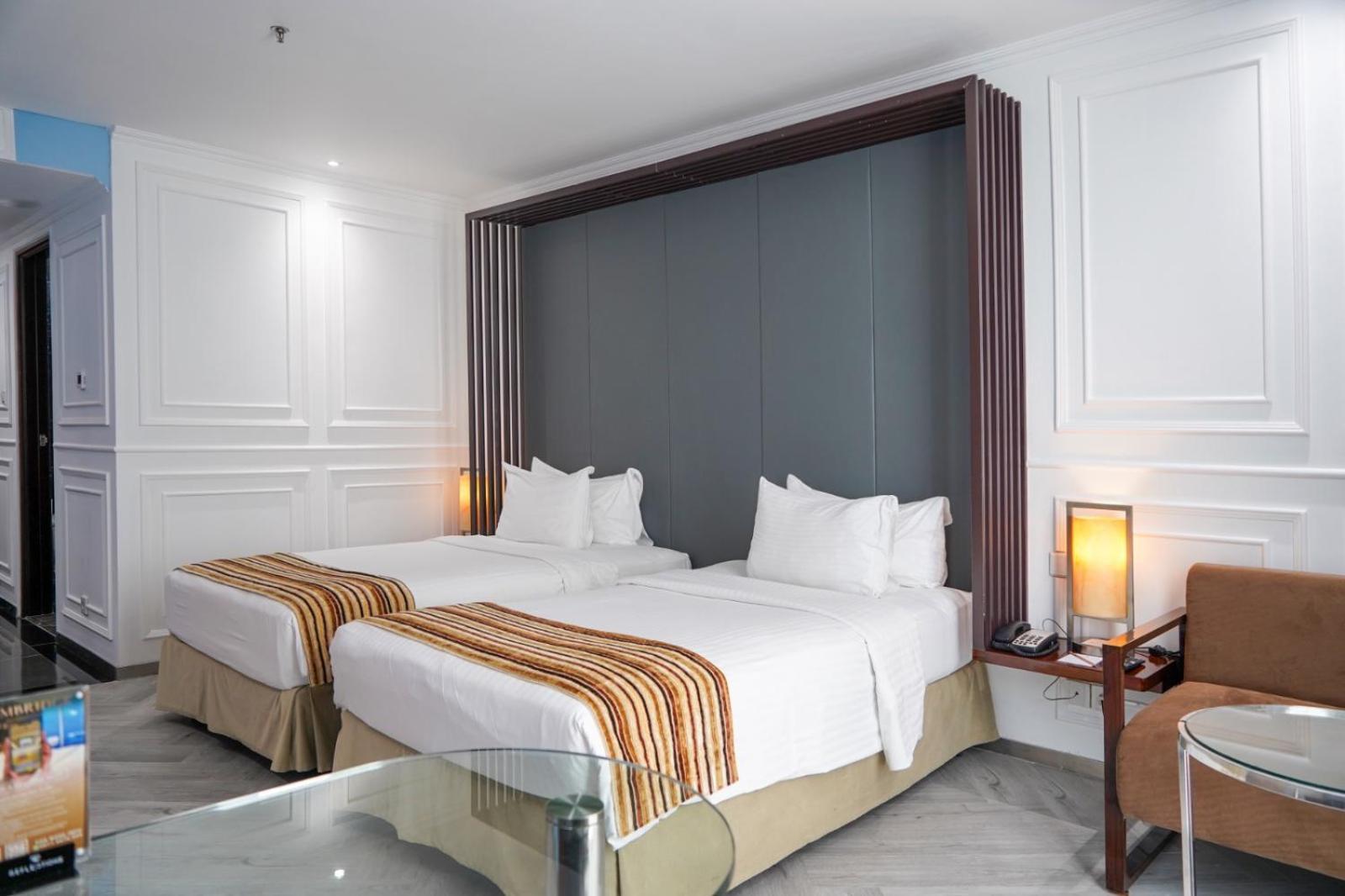 Cambridge Hotel Medan Exteriör bild