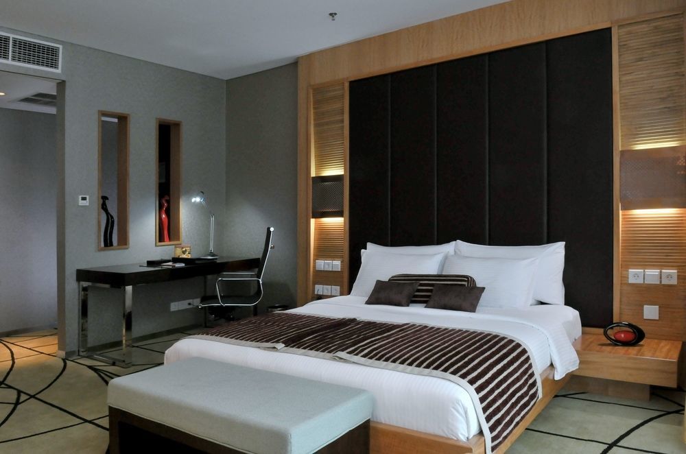 Cambridge Hotel Medan Exteriör bild